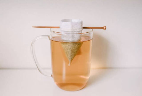 Ditch toxic microplastics in your cup of tea for these 100% organic cotton reusable tea bags! Reusable tea bags are a great way to have a cup of tea without worry of any toxins or creating excess waste.