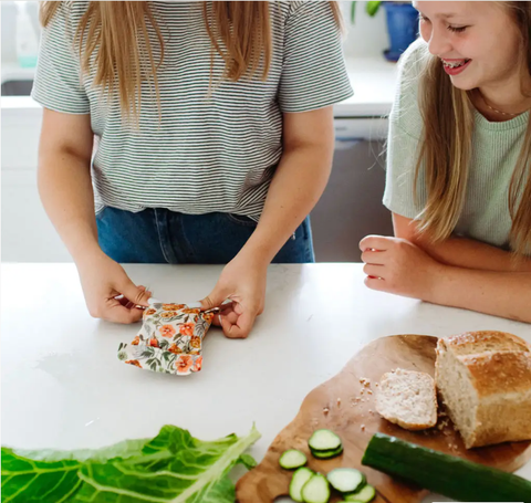 Beeswax food wraps are an all natural, reusable & eco-friendly alternative to plastic wrap in the kitchen and beyond.