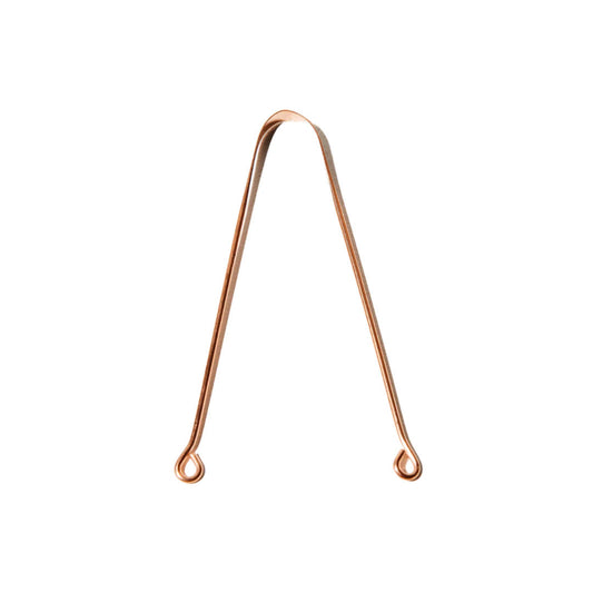 In Ayureda, the daily practice of using a Copper Tongue Scraper helps to clear toxins, bacteria and dead skin from the tongue&nbsp;helping to rid bad breath, stimulate digestion and support general health.
