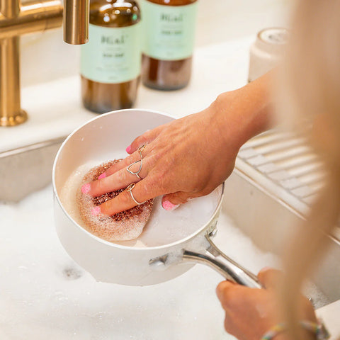 Mint's Copper Scrubbie (2 Pack) is made from 100% pure copper and is an effective, versatile cleaning tool ideal for tough tasks.