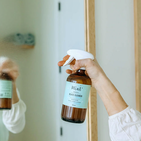 This all-natural glass cleaner is a non-toxic alternative that will beautifully clean your glass surfaces and won’t leave streaks!Use on glass, stainless steel, faucets and mirrors to give a polished shine. Can also be used as an after shower spray to prevent mildew and soap scum forming on glass showers.