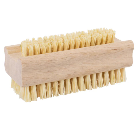Whether you've been gardening, painting or working in the garage, a good nail brush is essential for clean up. Scrub your hands clean after any dirty job with this plastic-free, naturally made nail brush.