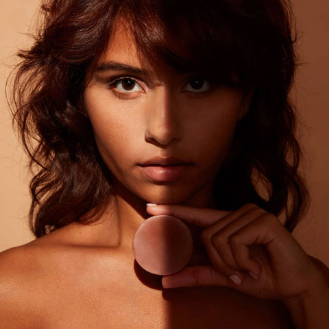 Thinning, Fine or Oily hair? Harness the power of gentle, deep-nourishing ingredients. Formulated for use alongside our Oily/Fine Hair Shampoo Bar, this conditioner is a game changer for tackling the challenges that fine or thinning hair brings, including tangles and oily scalp.