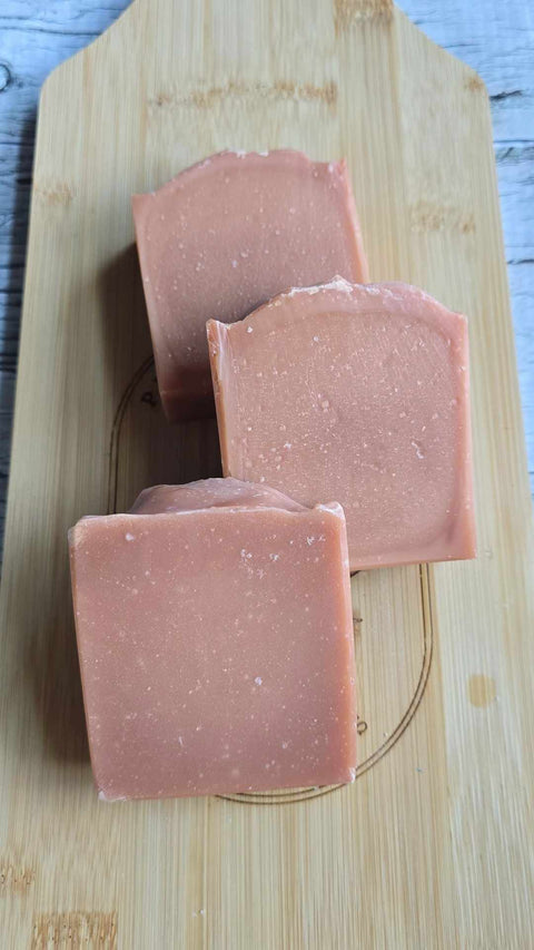 This Patchouli Sunrise Tallow Soap Bar is made with a blend of Patchouli, Orange, Aloe Vera Juice and Dark Red Brazillian Clay, which makes it deeply nourishing and healing for the skin. This bar is great for acne-prone, damaged and sensitive skin.