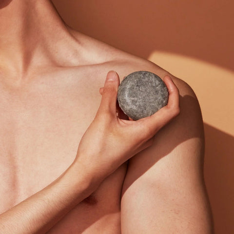 This Scalp Care Shampoo Bar is the best clean, natural shampoo for itchy or irritated scalp. Detox from hair product buildup, or relieve dandruff and itchy scalp – naturally!