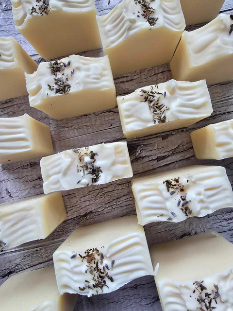 Take your shower to the next level with our Spa Day tallow soap! Experience the invigorating and moisturizing blend of lavender and peppermint designed to awaken your senses and revitalize your skin.