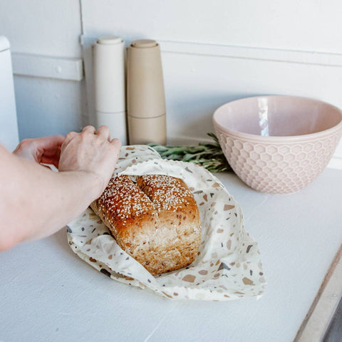 Beeswax food wraps are an all natural, reusable & eco-friendly alternative to plastic wrap in the kitchen and beyond. 