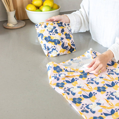Beeswax food wraps are an all natural, reusable & eco-friendly alternative to plastic wrap in the kitchen and beyond. 