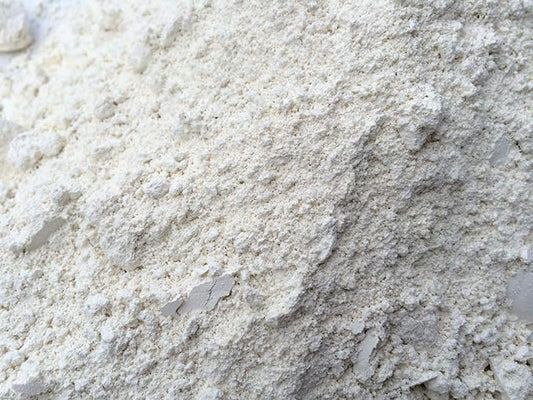 Arrowroot Powder (Maranta arundinacea) is a natural powdered starch that is commonly used as a substitute an unprocessed and non-GMO alternative for corn starch.