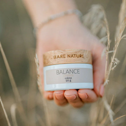 Bare Nature's Balance Face Cream is the perfect natural moisturizer for combination skin. Crafted with Mango Butter and Chamomile Floral Water, this cream provides deep hydration with a smooth, weightless finish that is ideal for normal to oily skin types.