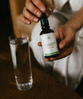Immerse yourself into the aromatic flavours of Cardamom with these Cardamom Heirloom Bitters by Backbone Botanicals. Enliven your senses with this synergizing blend of citrus and earthiness.