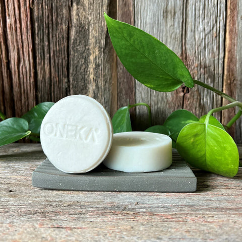Oneka Conditioner Bars are consciously formulated and crafted with natural ingredients to moisturize and deeply nourish the hair. Featuring artisanal organic apple cider vinegar made on our family farm, to naturally condition the hair and soothe the scalp. This conditioner bar is packed full of botanical ingredients and ultra-gentle, plant-derived conditioning agents to leave you with healthy and nourished hair!