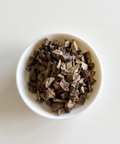 Costus root, known in Traditional Chinese Medicine as Mu Xiang, is the dried root of Saussurea costus (also called Aucklandia). It has been valued for centuries in classical herbal traditions for supporting healthy digestion and maintaining balanced Qi (vital energy), particularly in the spleen and stomach systems.