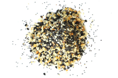 Our organic Everything Bagel Seasoning is our take on the well known and beloved seasoning blend that blends the savoury flavours of onions and garlic with the crunchiness of mixed seeds.