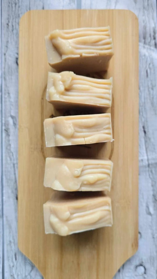 This Goat Milk, Oats & Honey Tallow Soap Bar is the ultimate skin nourishing soap bar. The addition of local honey and colloidal oats make this a dream for sensitive skin!