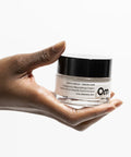 Our second decadent face cream has been designed just for you with a similar texture and effectiveness. Hyaluronic acid and olive squalane deliver deep hydration and long-lasting smoothness. Deep nourishment leaves your skin soft, radiant and thankful.