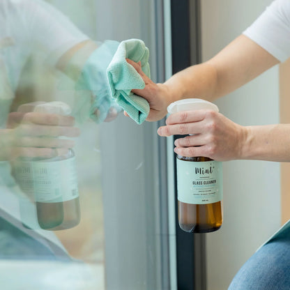 This all-natural glass cleaner is a non-toxic alternative that will beautifully clean your glass surfaces and won’t leave streaks!Use on glass, stainless steel, faucets and mirrors to give a polished shine. Can also be used as an after shower spray to prevent mildew and soap scum forming on glass showers.