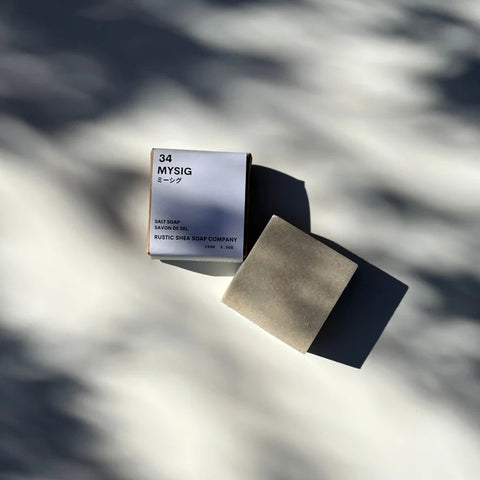 Mysig means cozy in Swedish—a word that captures the comfort of a warm, relaxing moment. This calming soap is scented with a soothing blend of lavender, rosemary, and lemongrass essential oils. A comforting treat for peaceful, cozy routines.