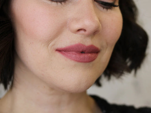 A vintage-inspired, multi-use formula in a classic glass jar—perfect as a cream blush or a lip tint. Designed primarily for cheeks, it offers a smooth but drier texture on the lips compared to traditional lipstick or gloss.