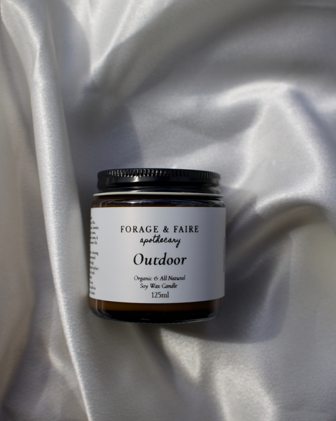 Our soy wax candles are poured in small batches with clean-burning soy wax and soft, layered pure essential oils that slowly fill the room without feeling overpowering. They’re the kind of candle you light while making tea, cleaning the kitchen at night, or settling into a quiet evening at home.