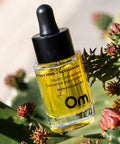 Infuse your mature skin with intense antioxidant action and ultra-high concentrations of the best ingredients on our shelves—including vitamin K to reduce dark spots and improve the appearance of scars and spider veins. Designed for those who are determined to take a proactive approach, this dense hit of rich nutrients will leave you feeling unbelievably soft, replenished and radiant.