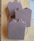 This Purple Smoothie Tallow Soap Bar is a beautiful rich purple colour, due to the Purple Brazilian Clay, and has a beautiful fresh combination of lime + lavender!