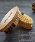 Our unique sisal &  palm bamboo vegetable brush is perfect for scrubbing farm-fresh fruits, vegetables, shellfish.