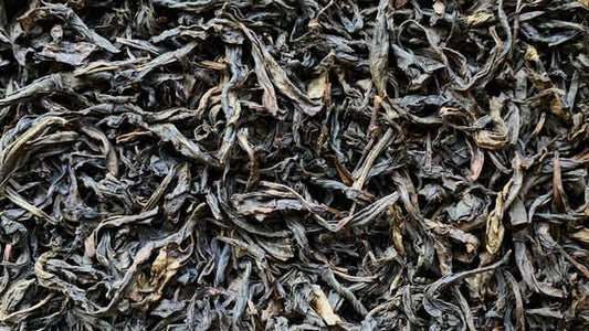 Our organic Wuyi Shan Farm Style Oolong tea offers warmth and a roasted character. In a region known for incredibly complex, epic and very expensive tea, this organically grown tea stands out for a very different reason: &nbsp;it's simple (humble), satisfying, and very easy to brew. This Wuyi Style Oolong offers notes of toast and cookies.