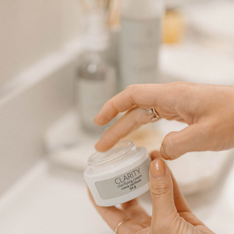 Formulated with botanical ingredients like Colloidal Silver Water and Chamomile Floral Water, this face cream delivers a refreshing and balanced touch to your daily skincare routine.