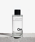 Meet Glow Tonic — a liquid exfoliating toner that gently dissolves dullness to reveal smoother, brighter skin. Powered by a balanced blend of alpha hydroxy acids (AHAs) and beta hydroxy acid (BHA), it clears away dead skin buildup, refines texture, and helps minimize the look of pores.