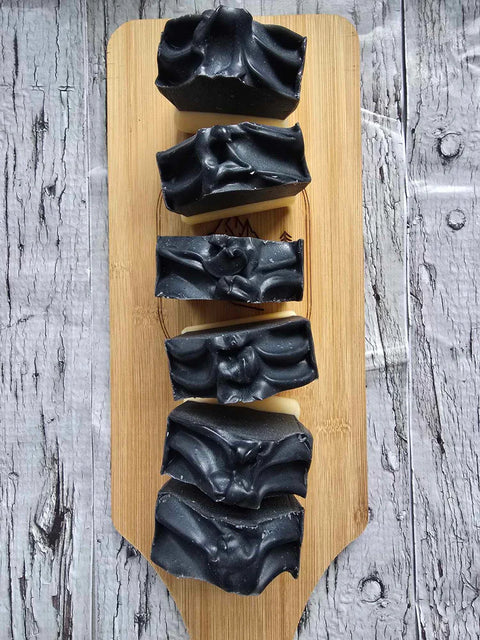 This bar is a working horse, with the combination of coconut milk and activated charcoal it will be to leave you feeling squeaky clean. Immerse yourself in the exotic, citrus, earthy aroma with floral notes, making it a versatile addition to your collection.