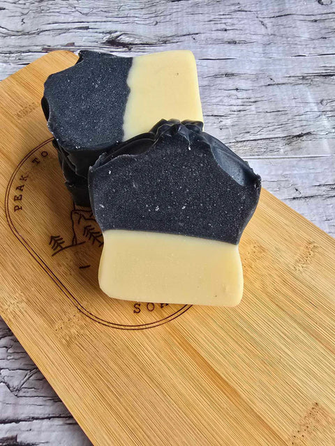 This bar is a working horse, with the combination of coconut milk and activated charcoal it will be to leave you feeling squeaky clean. Immerse yourself in the exotic, citrus, earthy aroma with floral notes, making it a versatile addition to your collection.